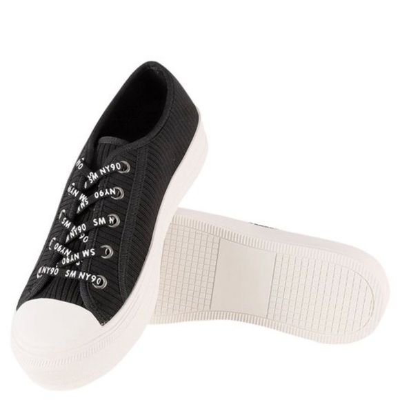 Steve Madden women’s Black Vex knit platform sneakers Sz 7 NEW - Picture 1 of 5